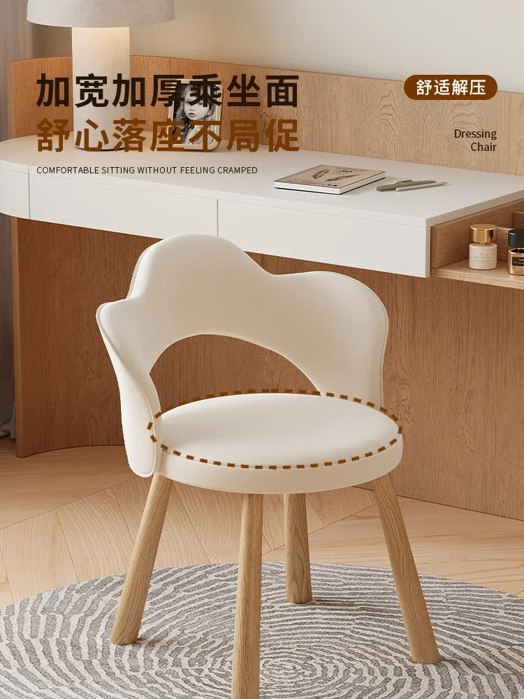 Cream style bedroom simple lig - Makeup Master Beauty Salon recensie en prijs