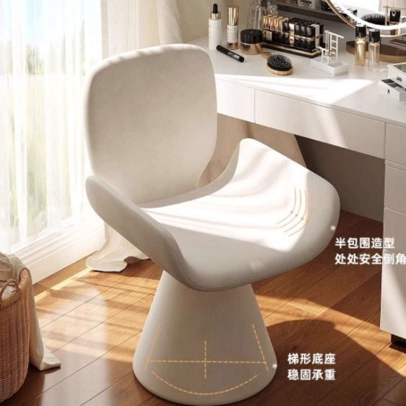 Italian rotating chair makeup  - Makeup Master Beauty Salon recensie en prijs