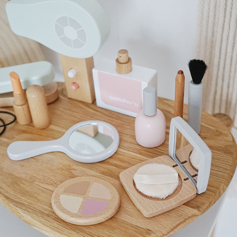 New Children Wooden Simulation - Beauty Makeup Games Free recensie en prijs
