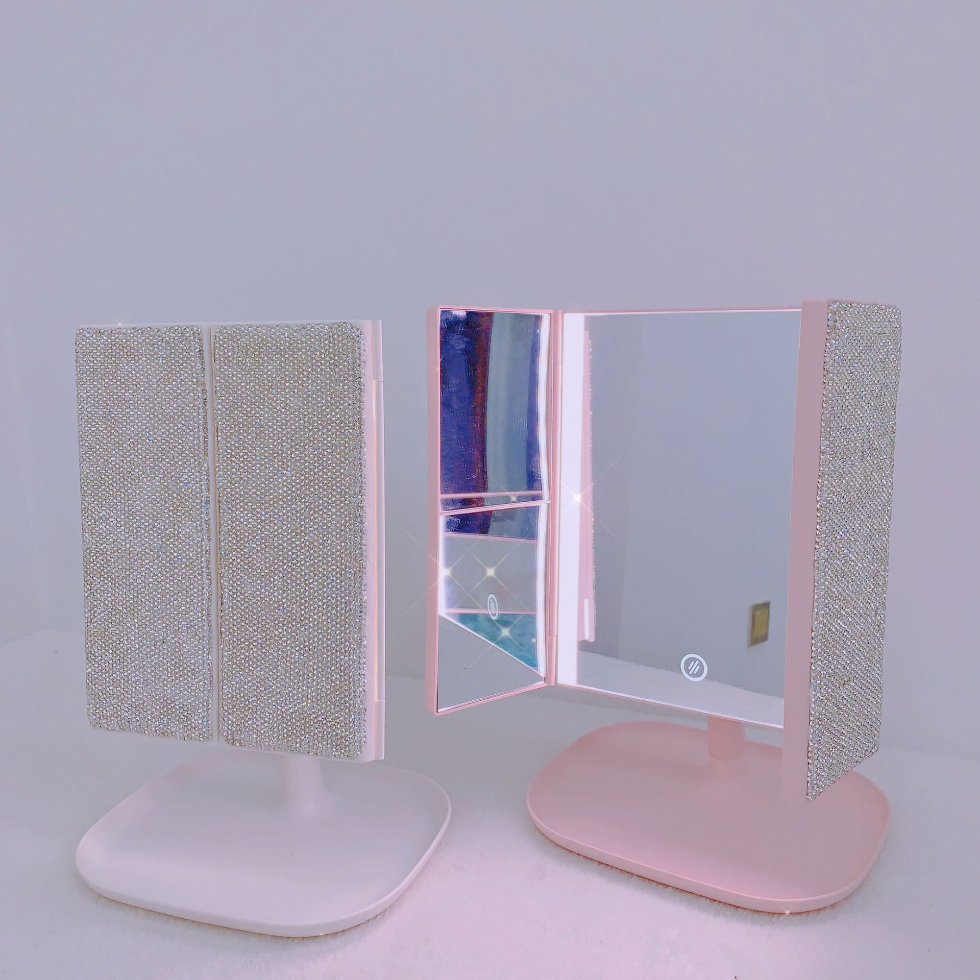 Trifold LED Makeup Mirror Beau - Beauty Forever Makeup recensie en prijs